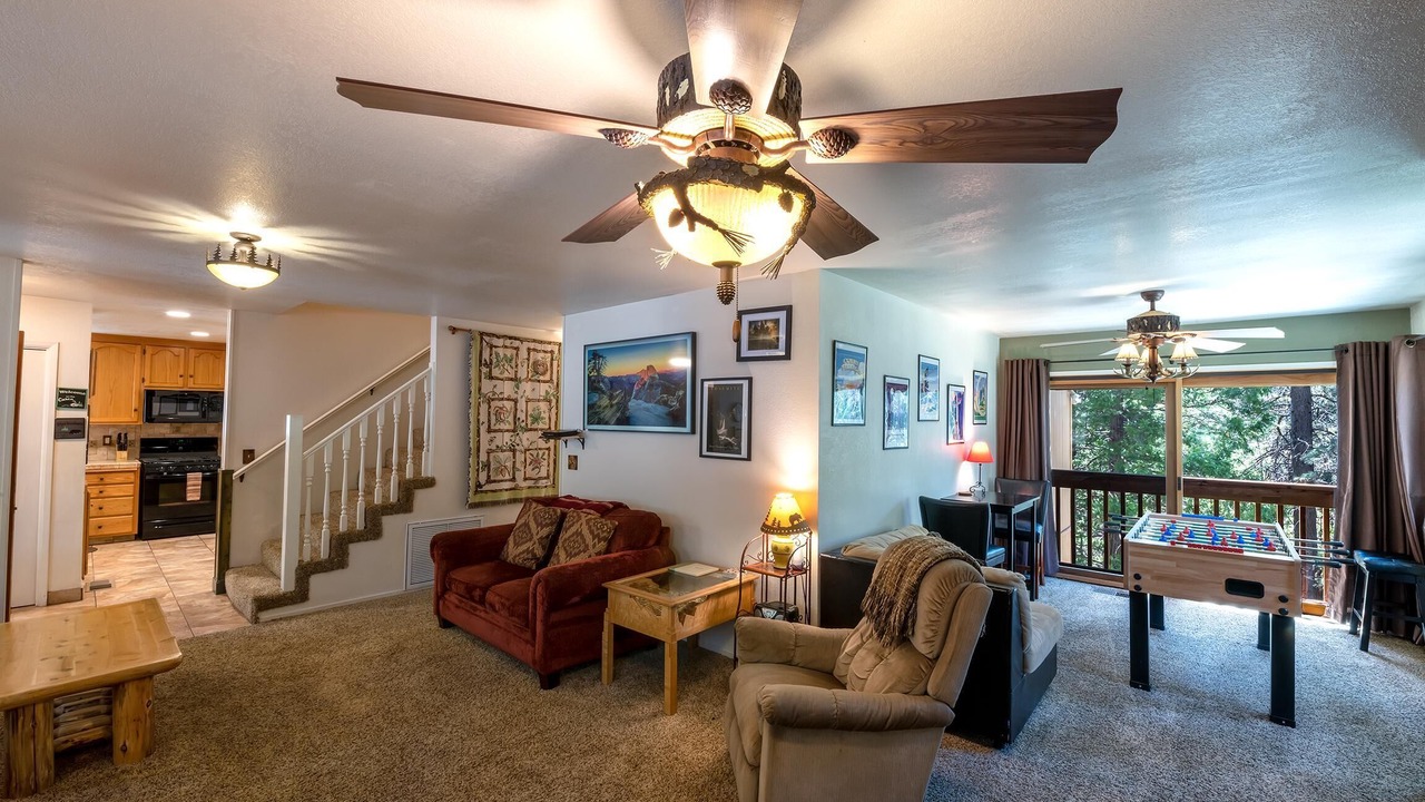 Photo of Livingroom in North Wawona
