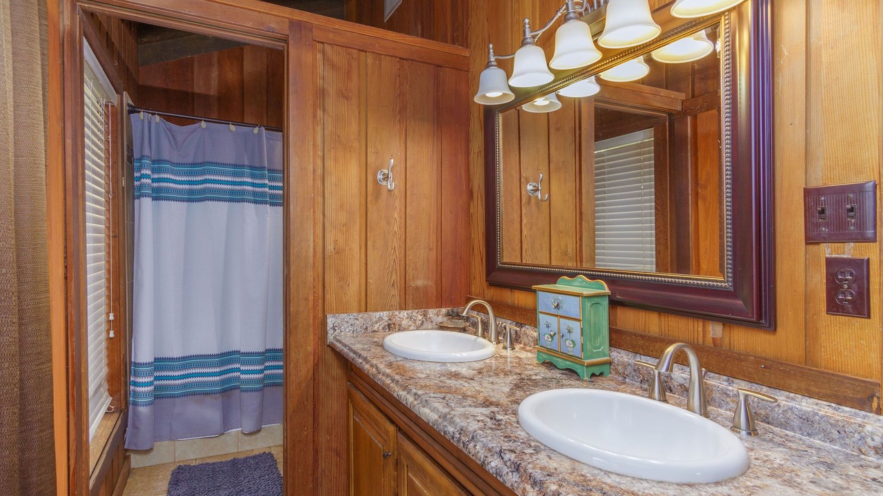 Photo of Bathroom in Lindale