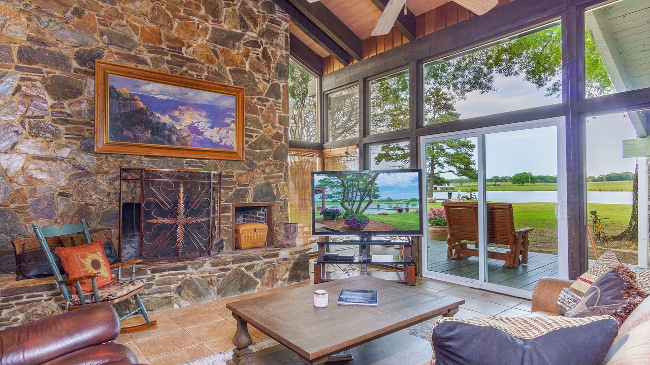 Photo of Livingroom in Lindale