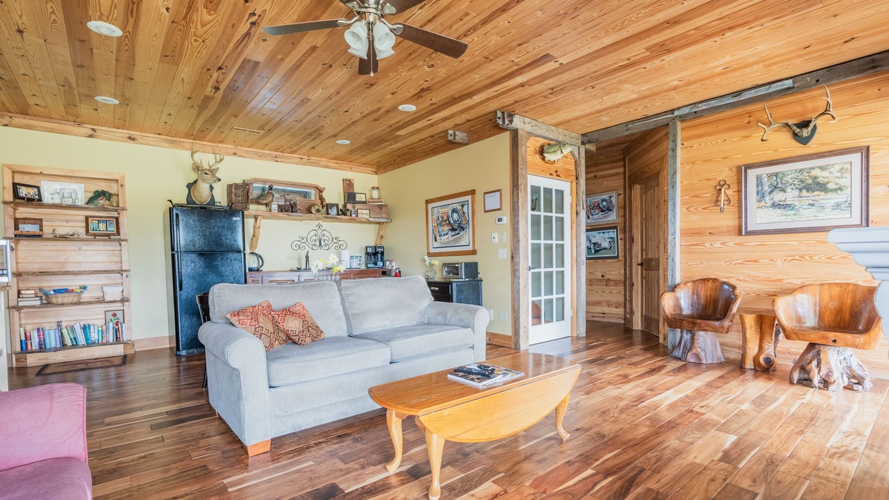 Photo of Bedroom in Guntersville