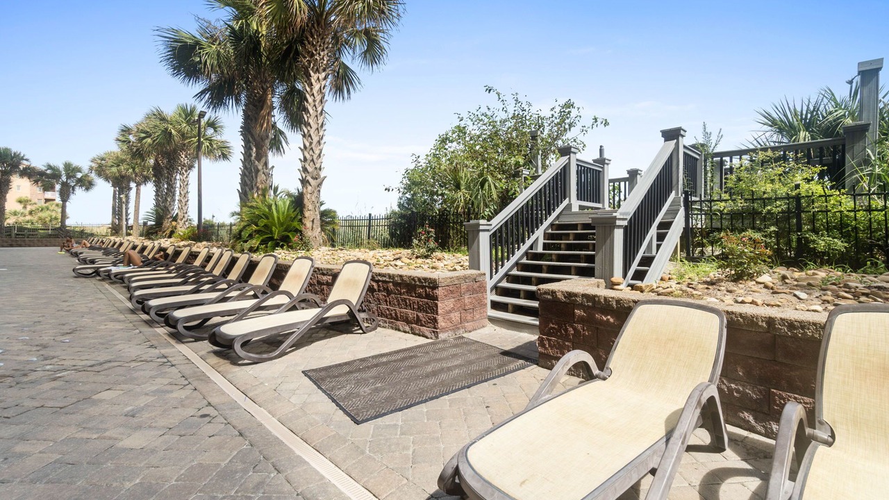 Photo of Patio Balcony in Crescent Beach