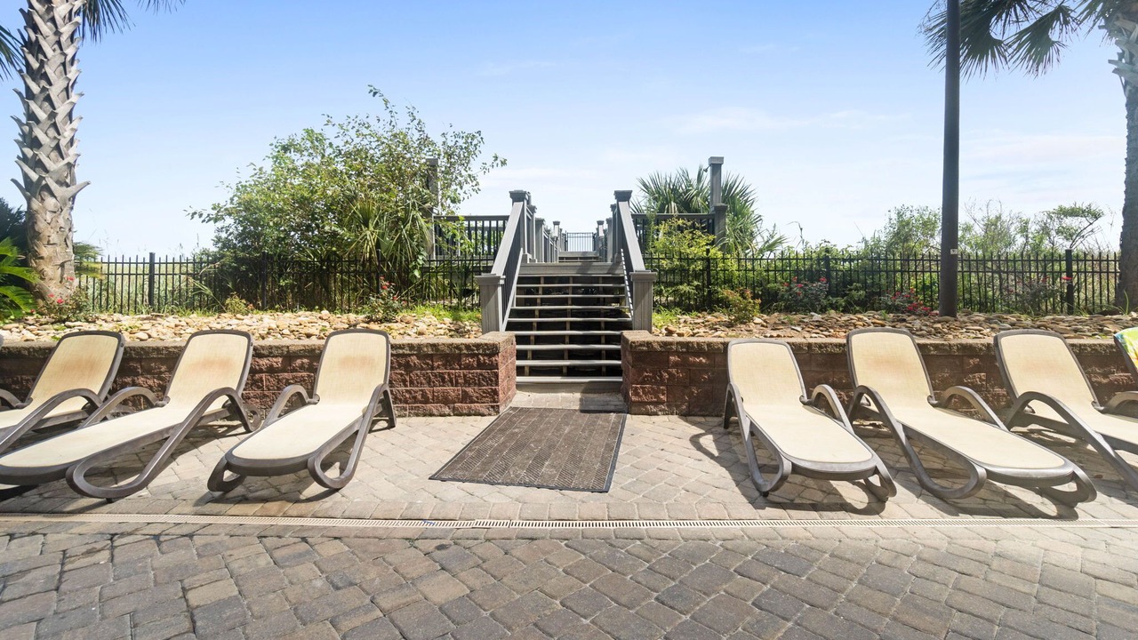 Photo of Patio Balcony in Crescent Beach