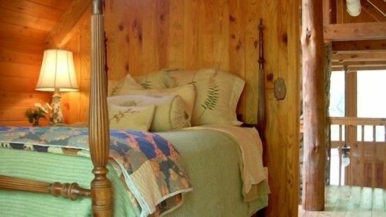 Photo of Bedroom in Salem