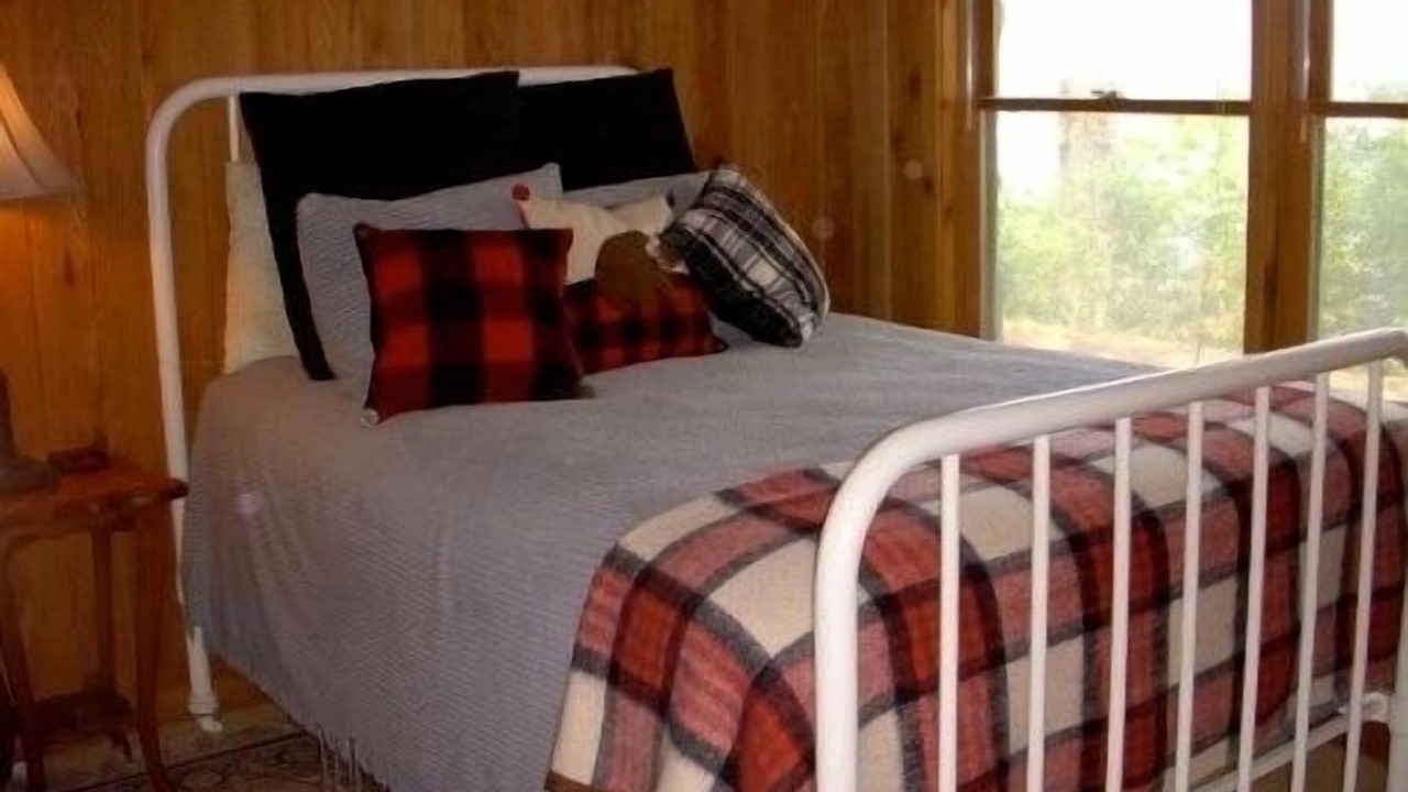 Photo of Bedroom in Salem