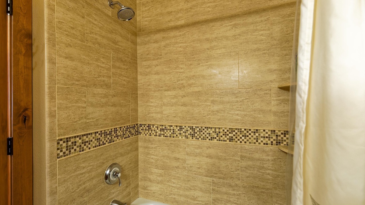 Photo of Bathroom in Four O'Clock