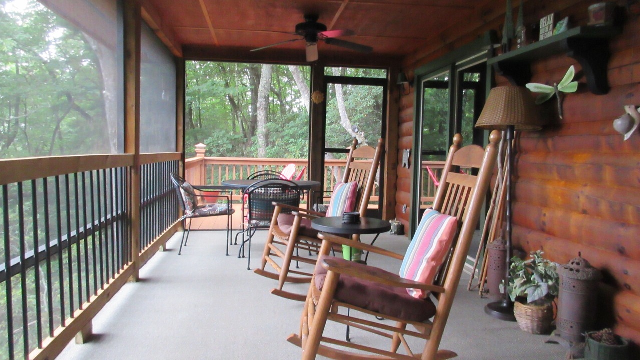 Photo of Patio Balcony in Screamer Mountain