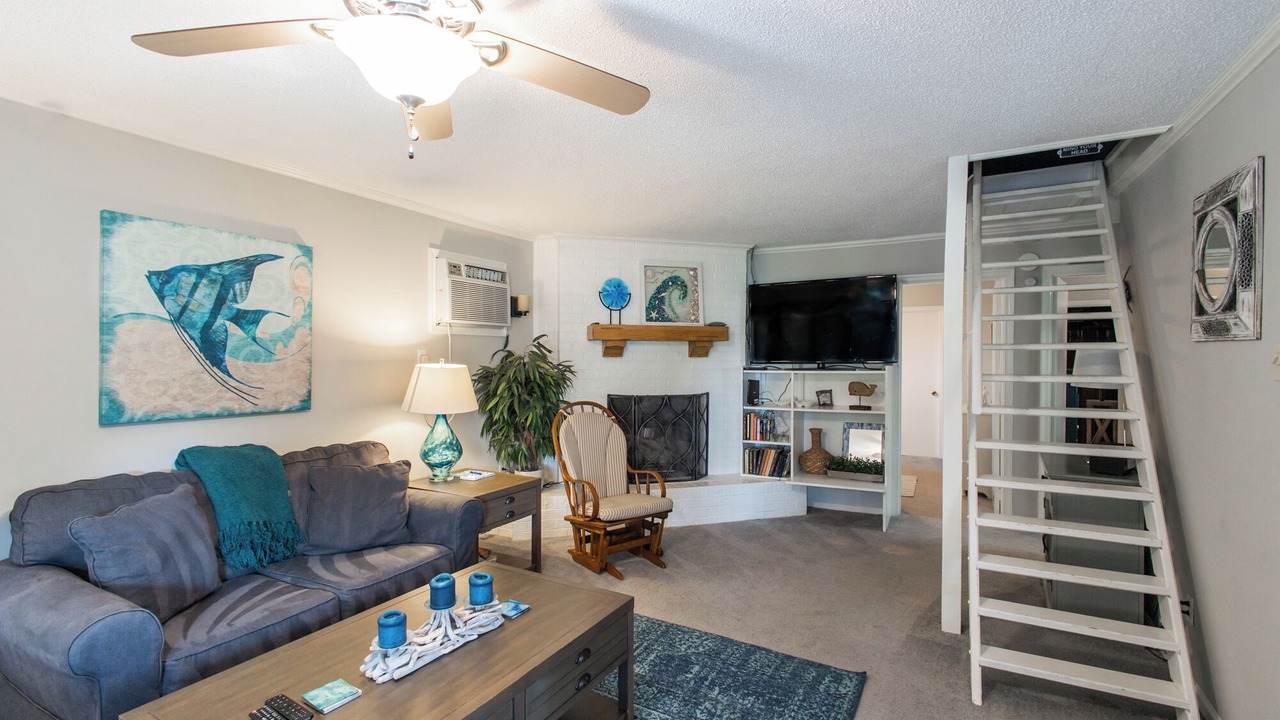 Photo of Livingroom in Northeast Virginia Beach