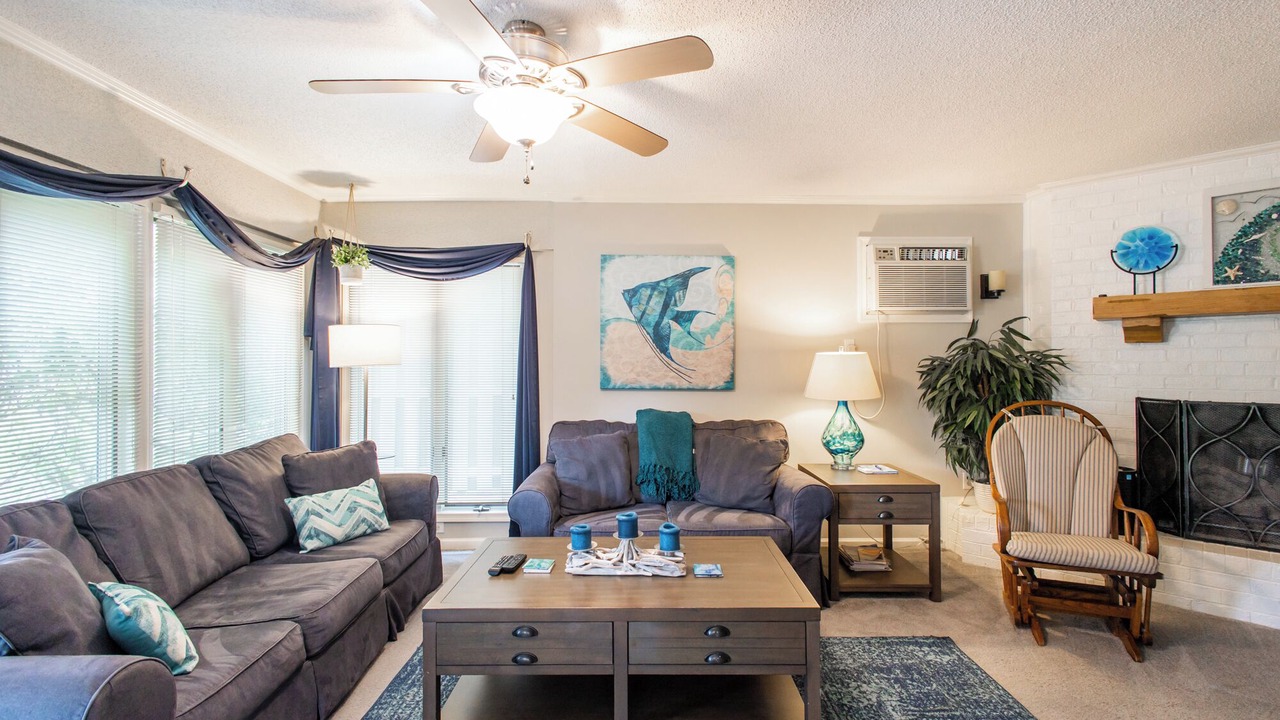 Photo of Livingroom in Northeast Virginia Beach
