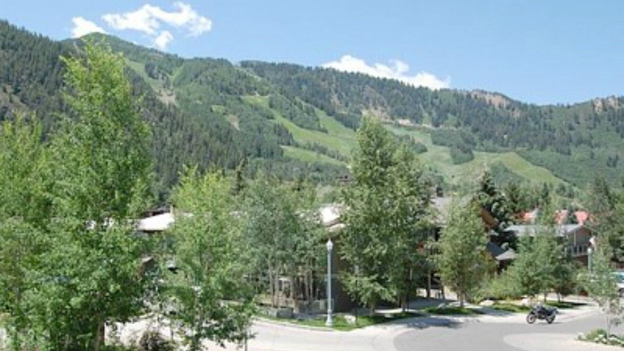 Photo of Others in Aspen