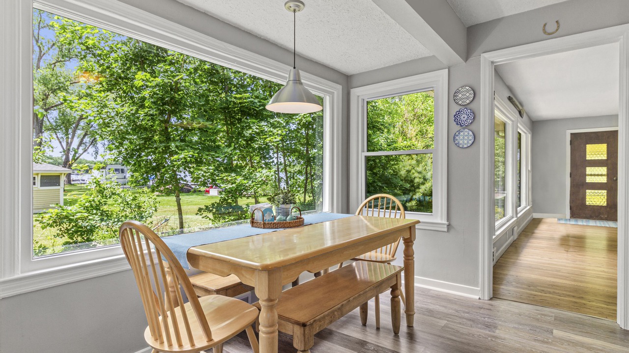 Photo of Outdoor in Wind Lake