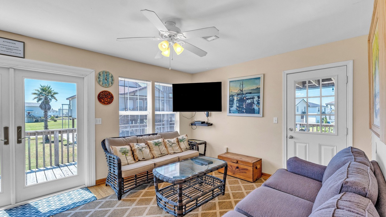 Photo of Livingroom in Terramar Beach
