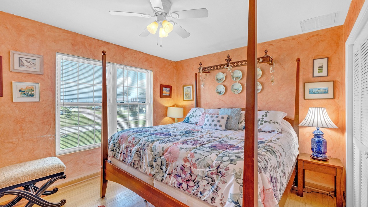 Photo of Bedroom in Terramar Beach