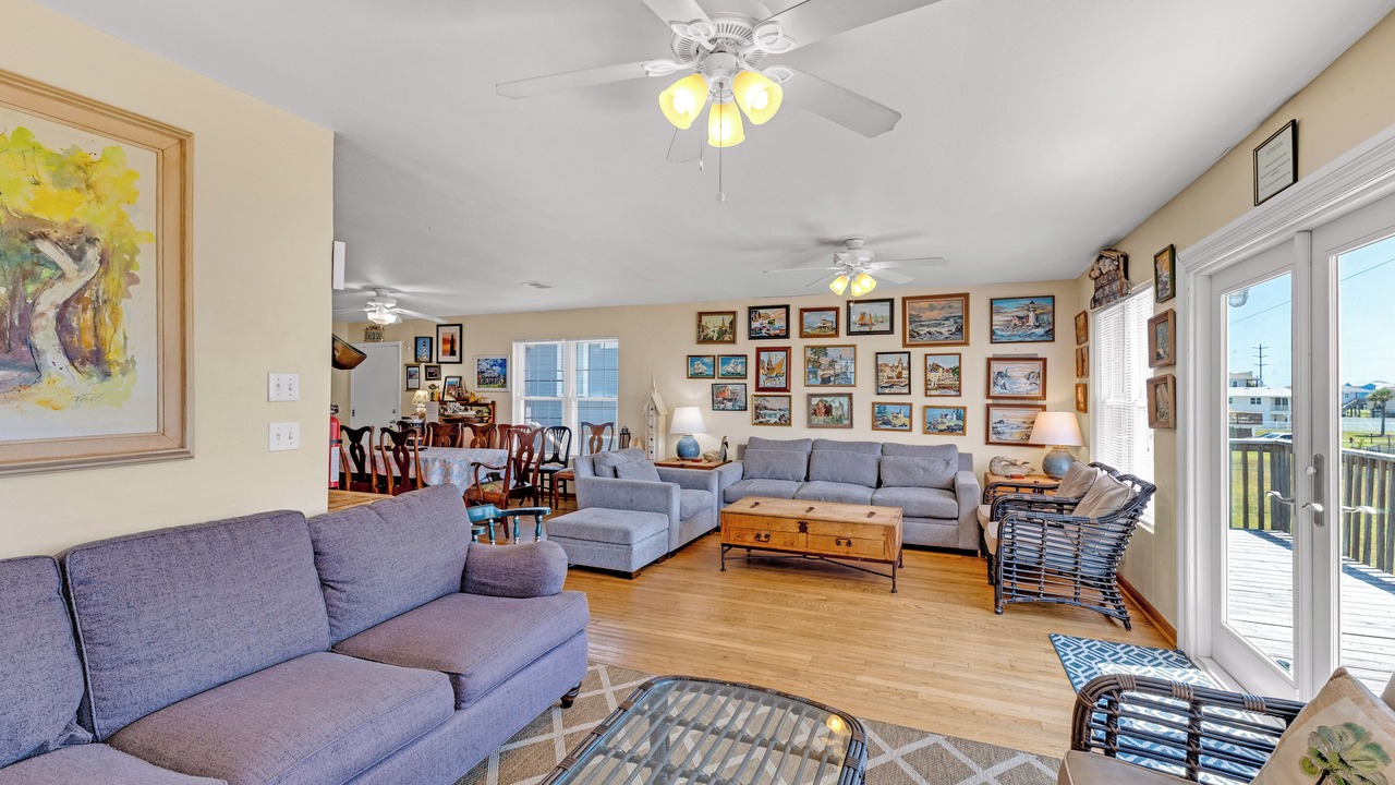 Photo of Livingroom in Terramar Beach