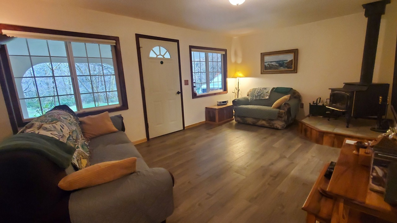 Photo of Livingroom in Reedsport