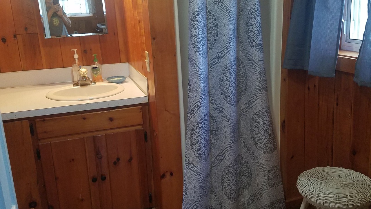 Photo of Bathroom in Cayuga