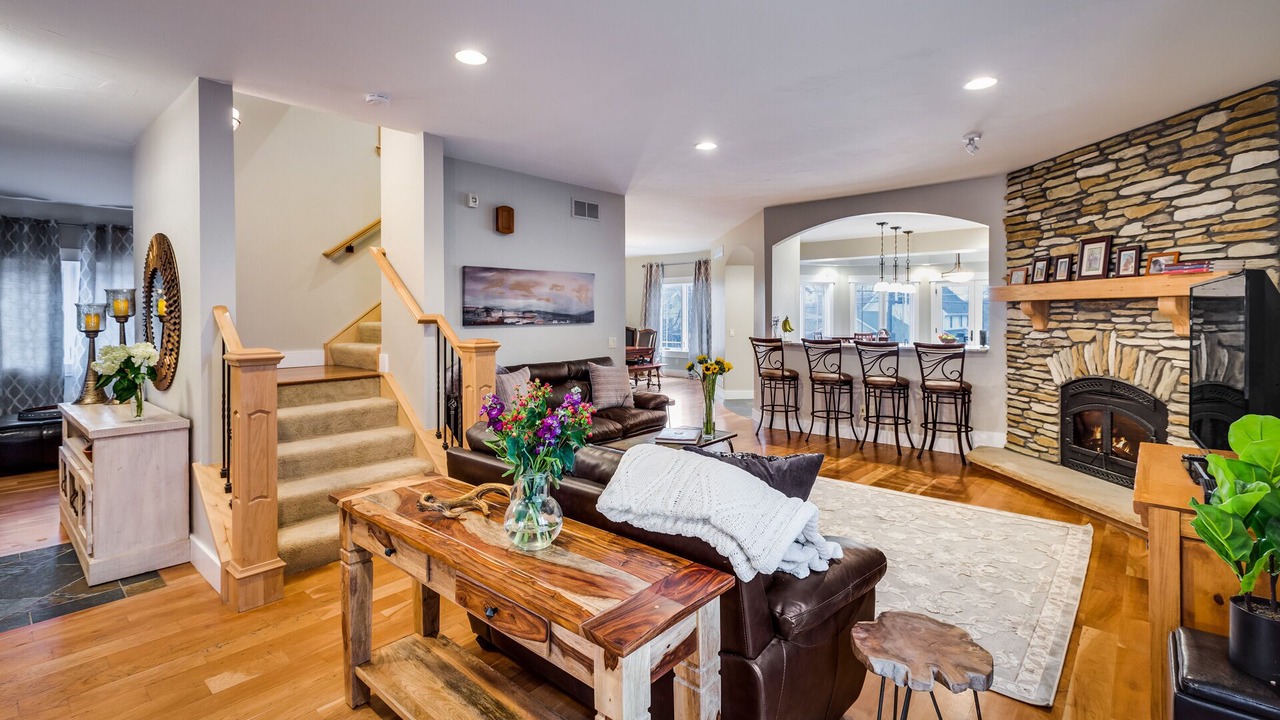 Photo of Livingroom in Whittier