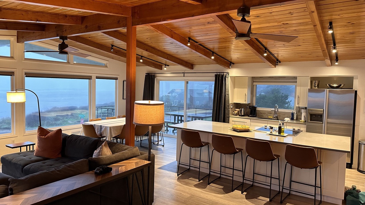 Photo of Livingroom in Neahkahnie Beach