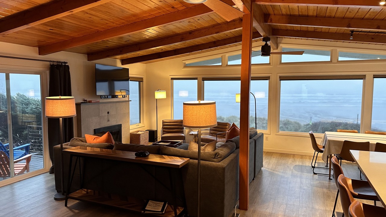 Photo of Livingroom in Neahkahnie Beach