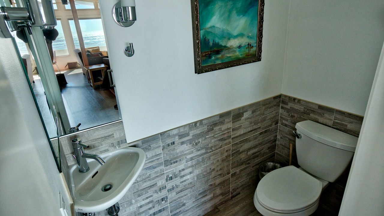 Photo of Bathroom in Neahkahnie Beach
