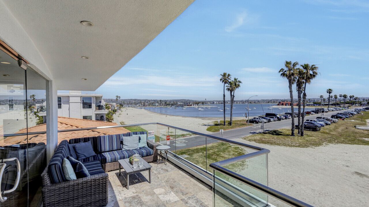 Photo of Patio Balcony in Central Mission Beach