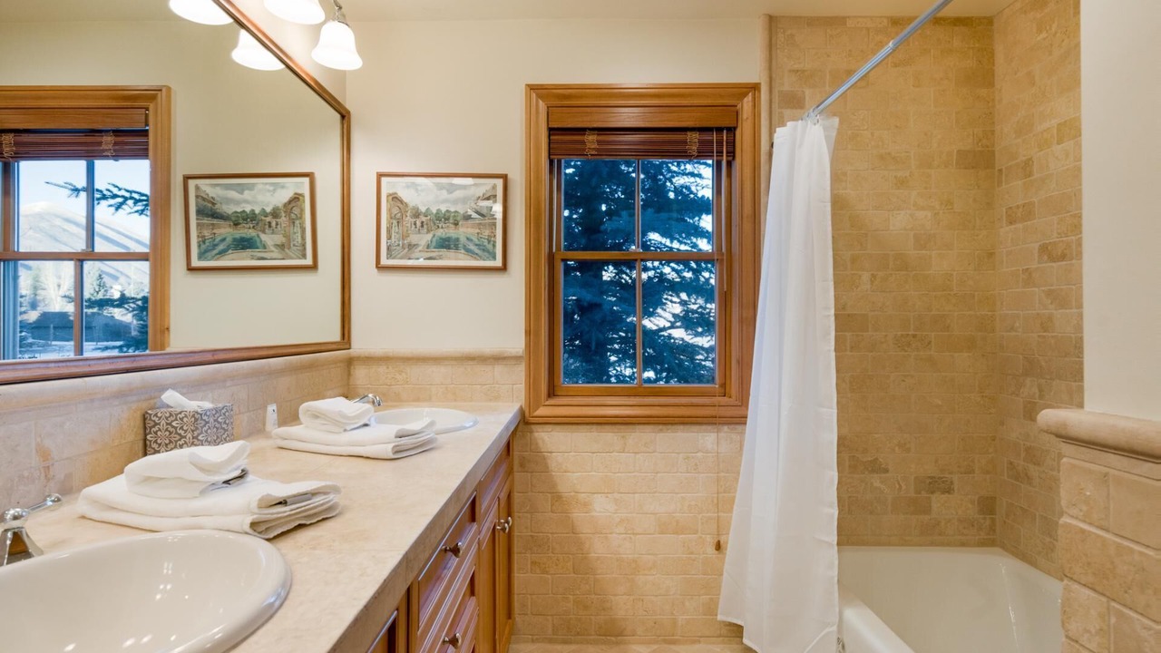 Photo of Bathroom in Elkhorn