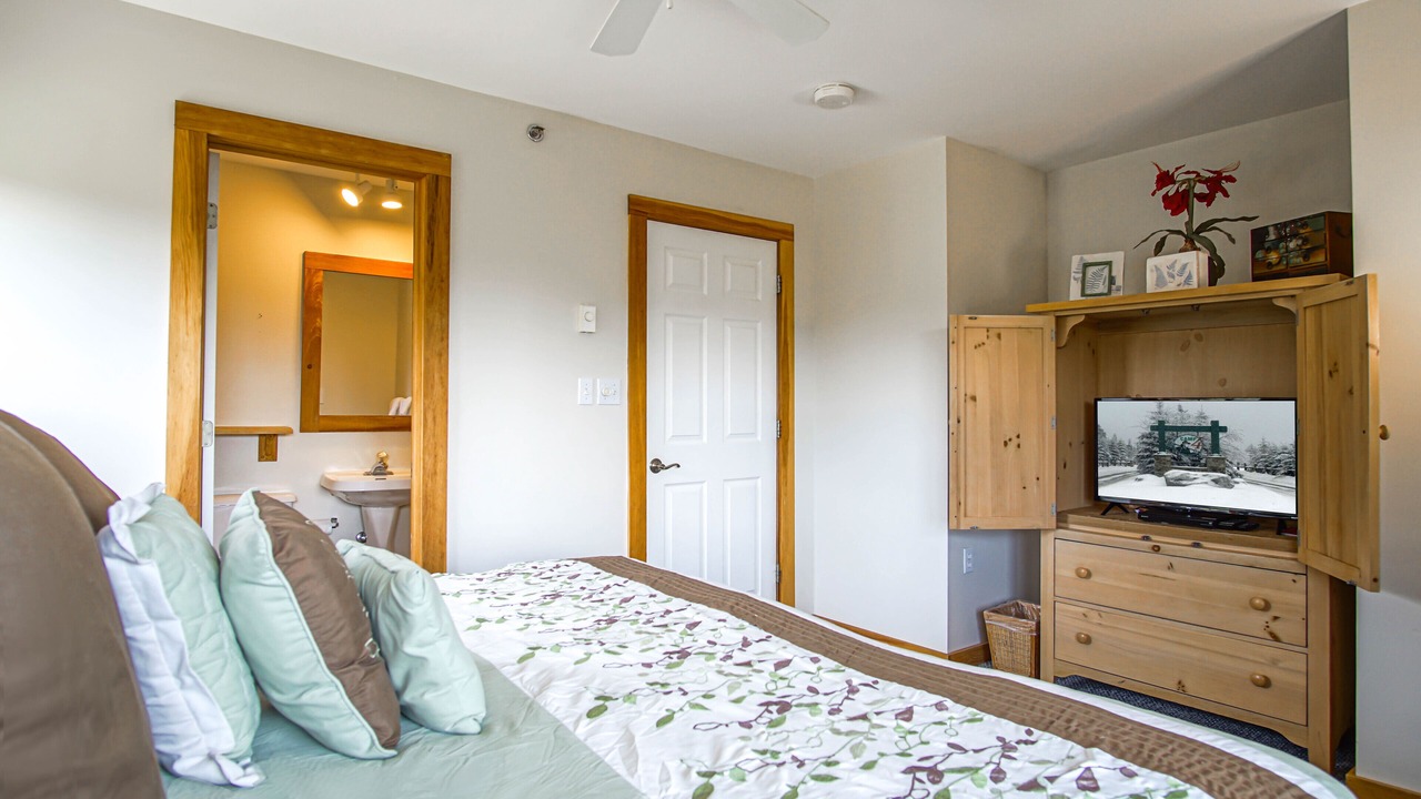 Photo of Bedroom in Snowshoe
