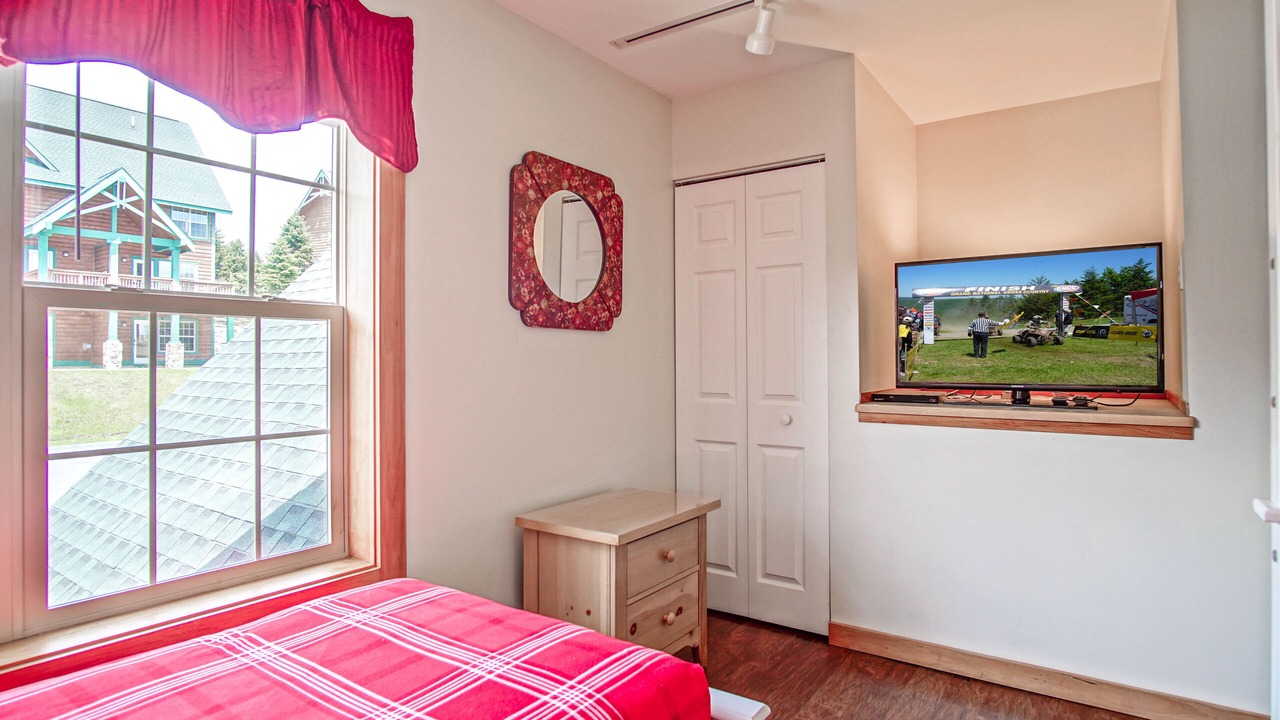 Photo of Bedroom in Snowshoe