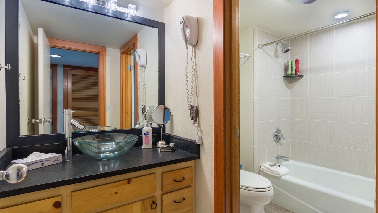 Photo of Bedroom in Lakeside Village