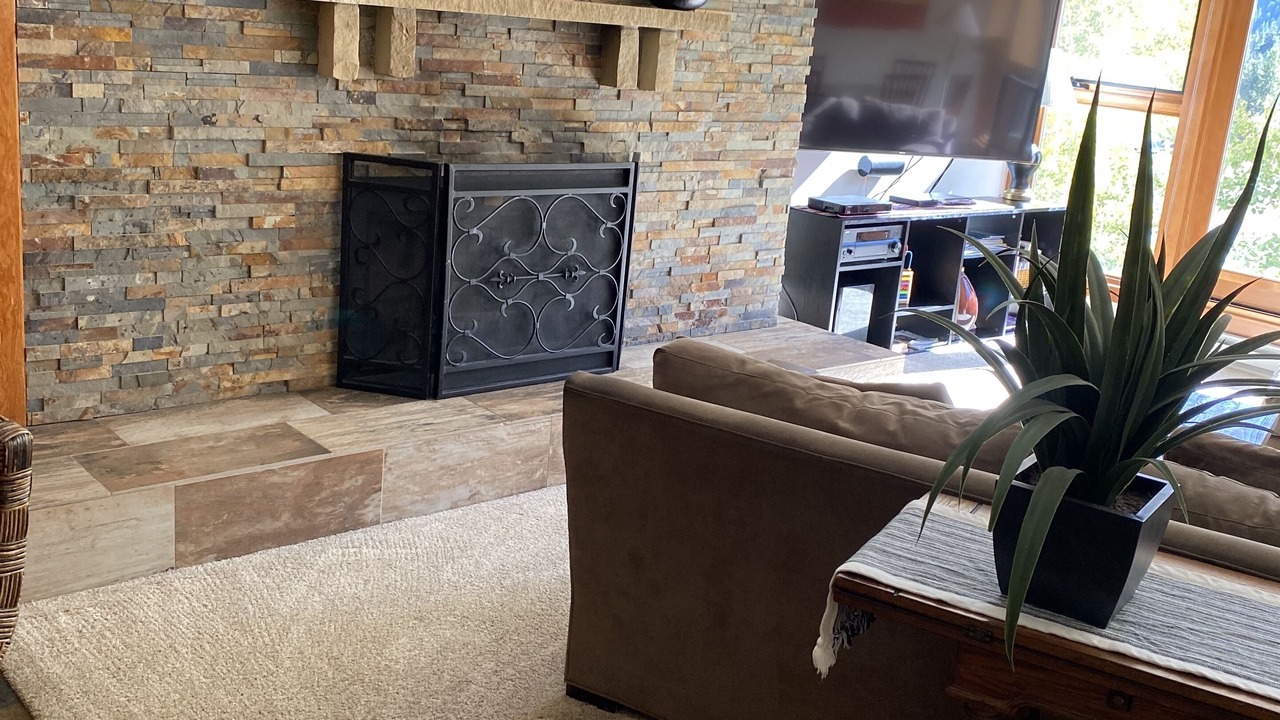 Photo of Livingroom in Lakeside Village