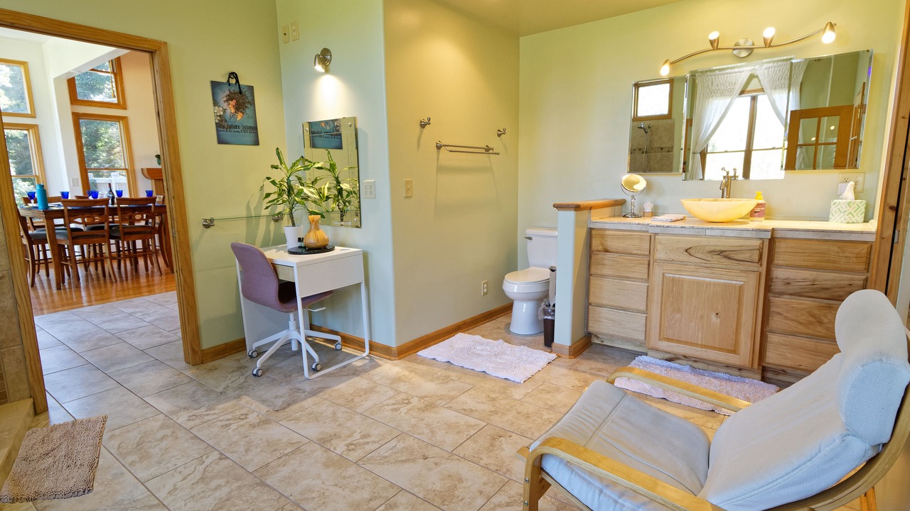 Photo of Bathroom in Fairview