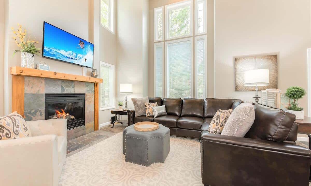 Photo of Livingroom in Midvale