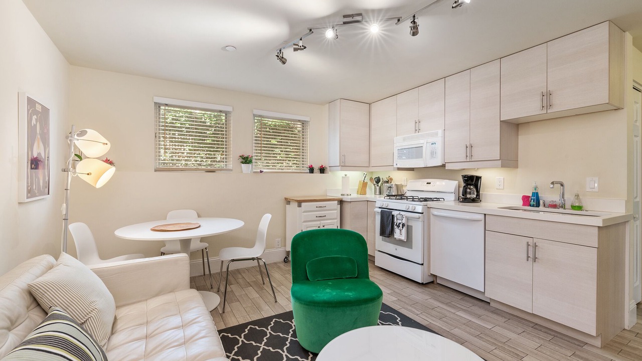Photo of Livingroom in Lower Pacific Heights