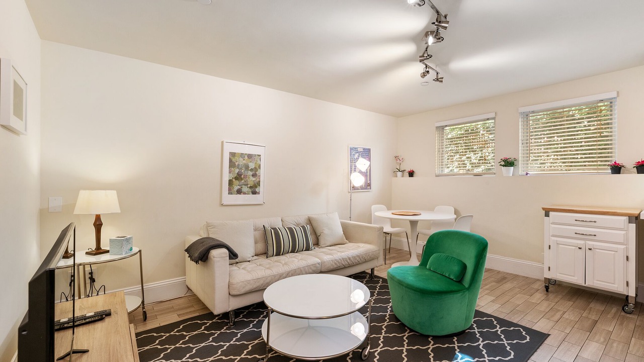 Photo of Livingroom in Lower Pacific Heights