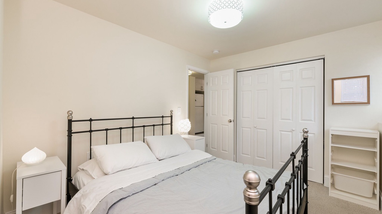 Photo of Bedroom in Lower Pacific Heights