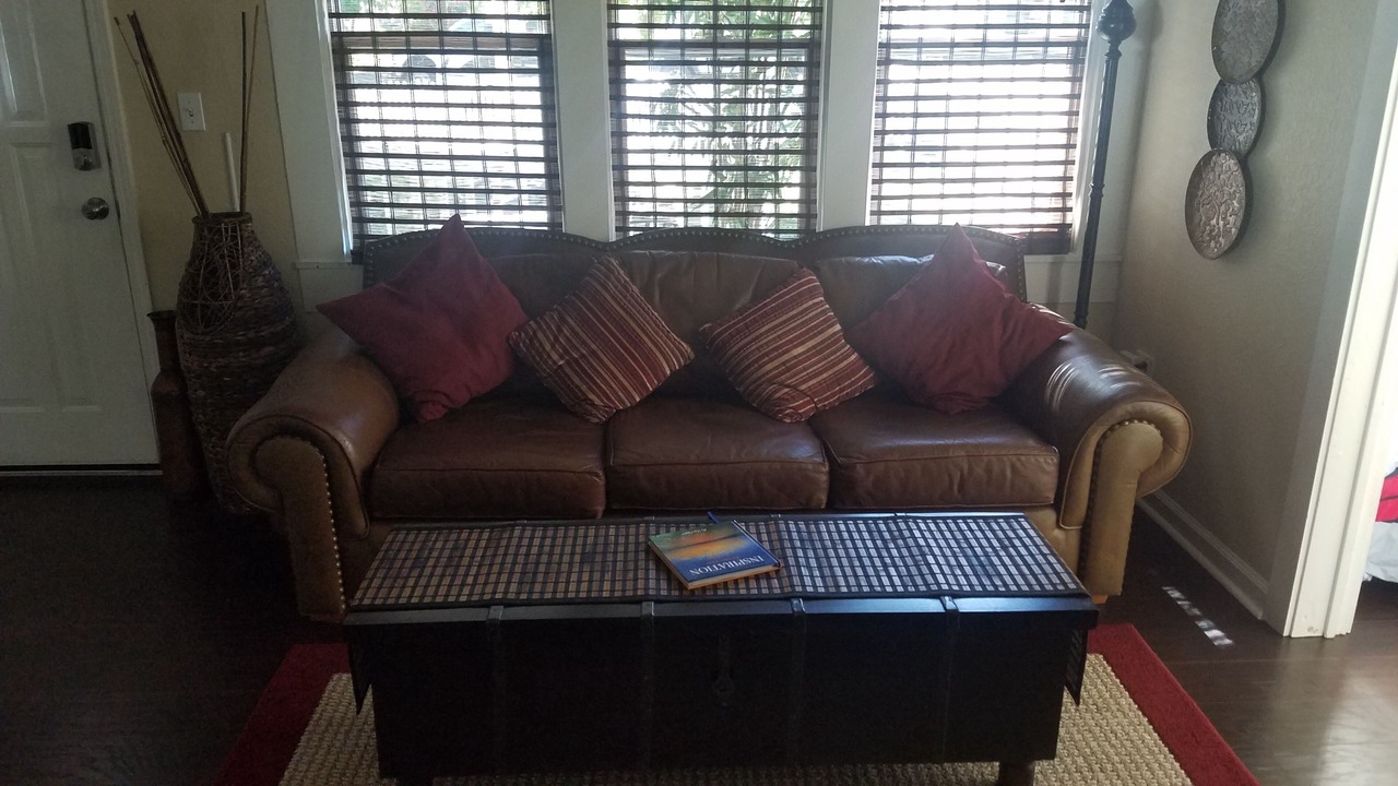 Photo of Livingroom in Dixon