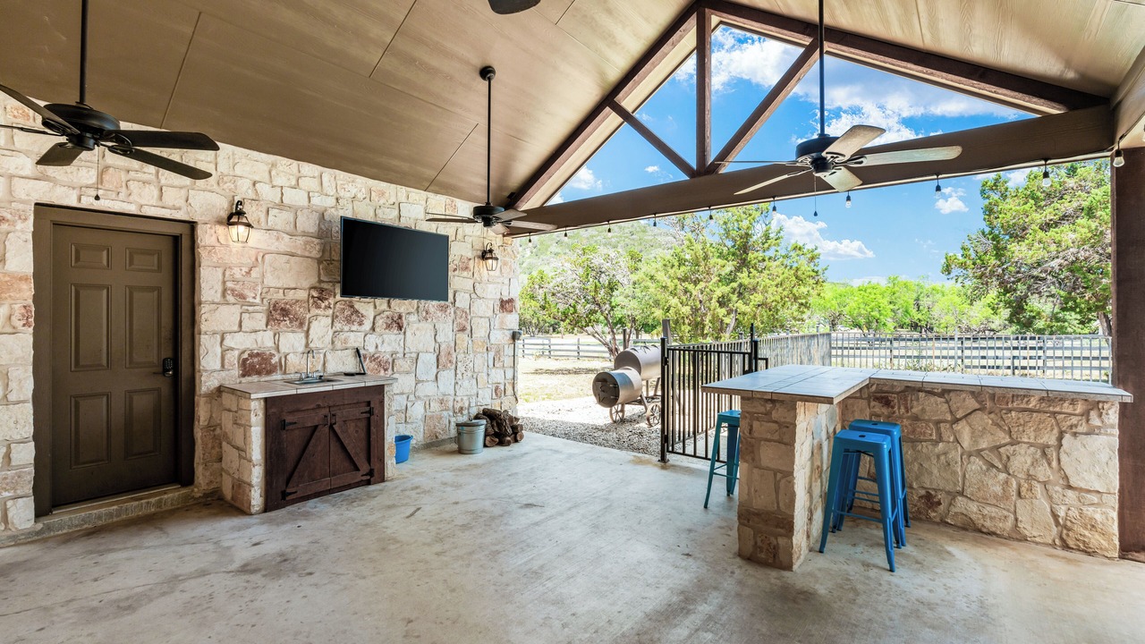 Photo of Patio Balcony in Concan