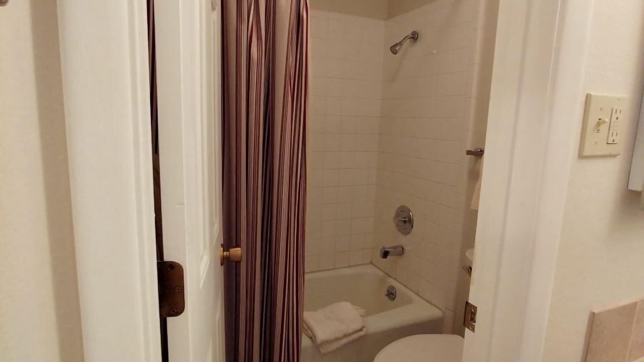 Photo of Bathroom in Red River