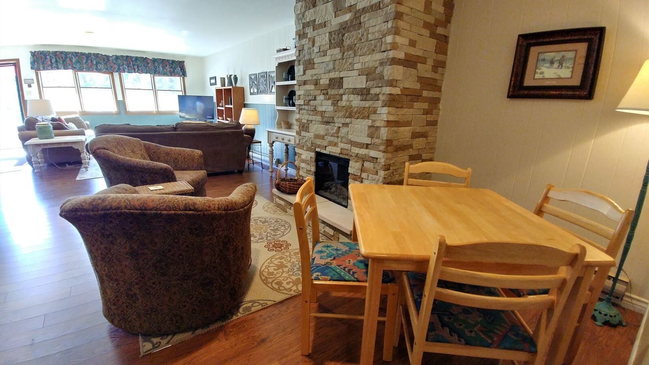 Photo of Livingroom in Red River