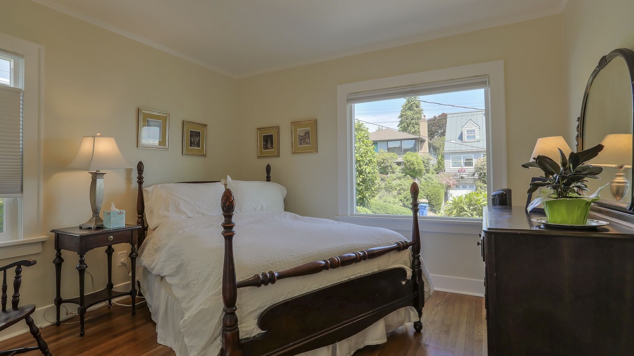 Photo of Bedroom in Southeast Magnolia