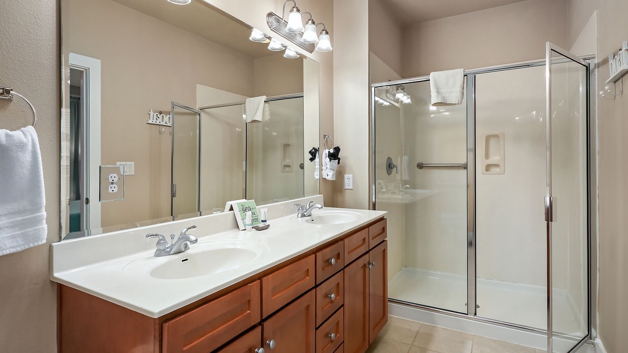 Photo of Bathroom in Red Fish Cove