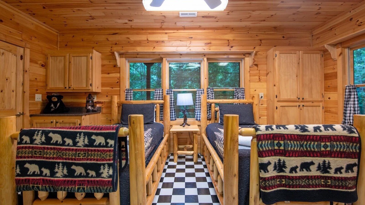 Photo of Bedroom in Foxfire Estates