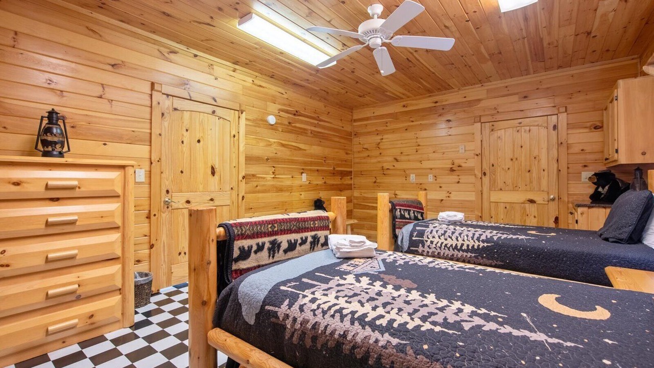 Photo of Bedroom in Foxfire Estates