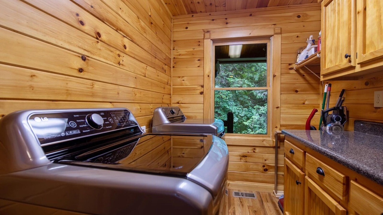 Photo of Bedroom in Foxfire Estates