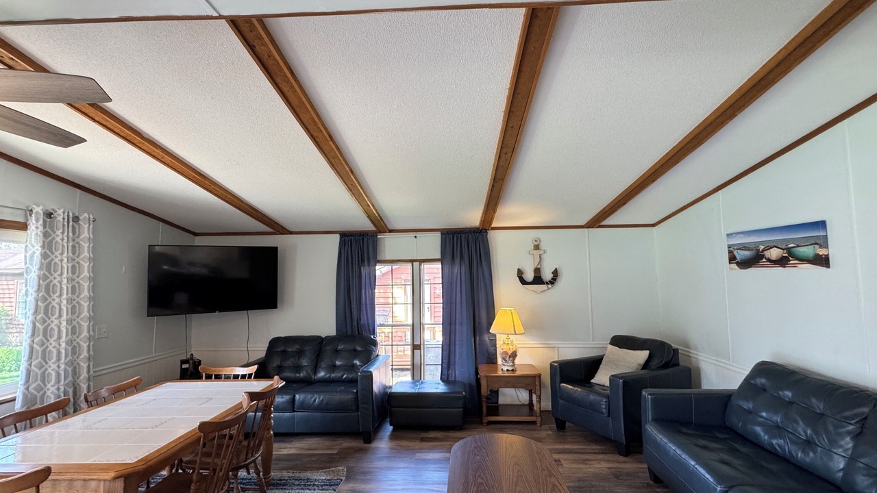 Photo of Livingroom in Put-in-Bay