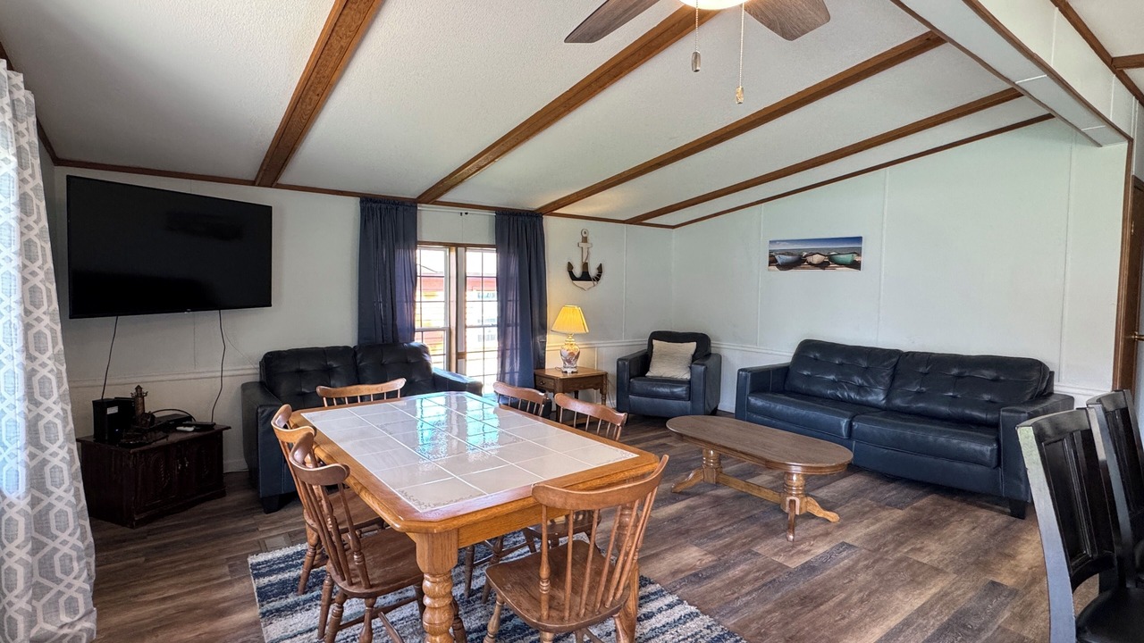 Photo of Livingroom in Put-in-Bay