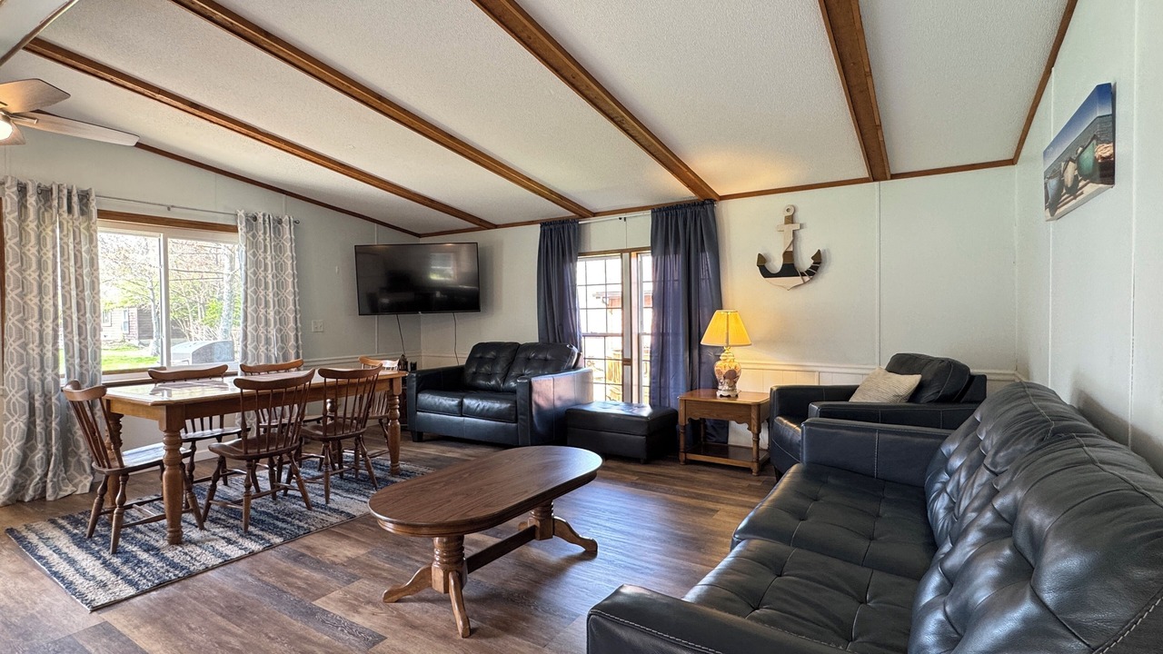 Photo of Livingroom in Put-in-Bay
