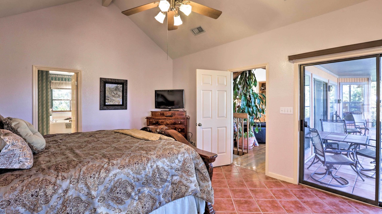 Photo of Bedroom in Canyon Lake
