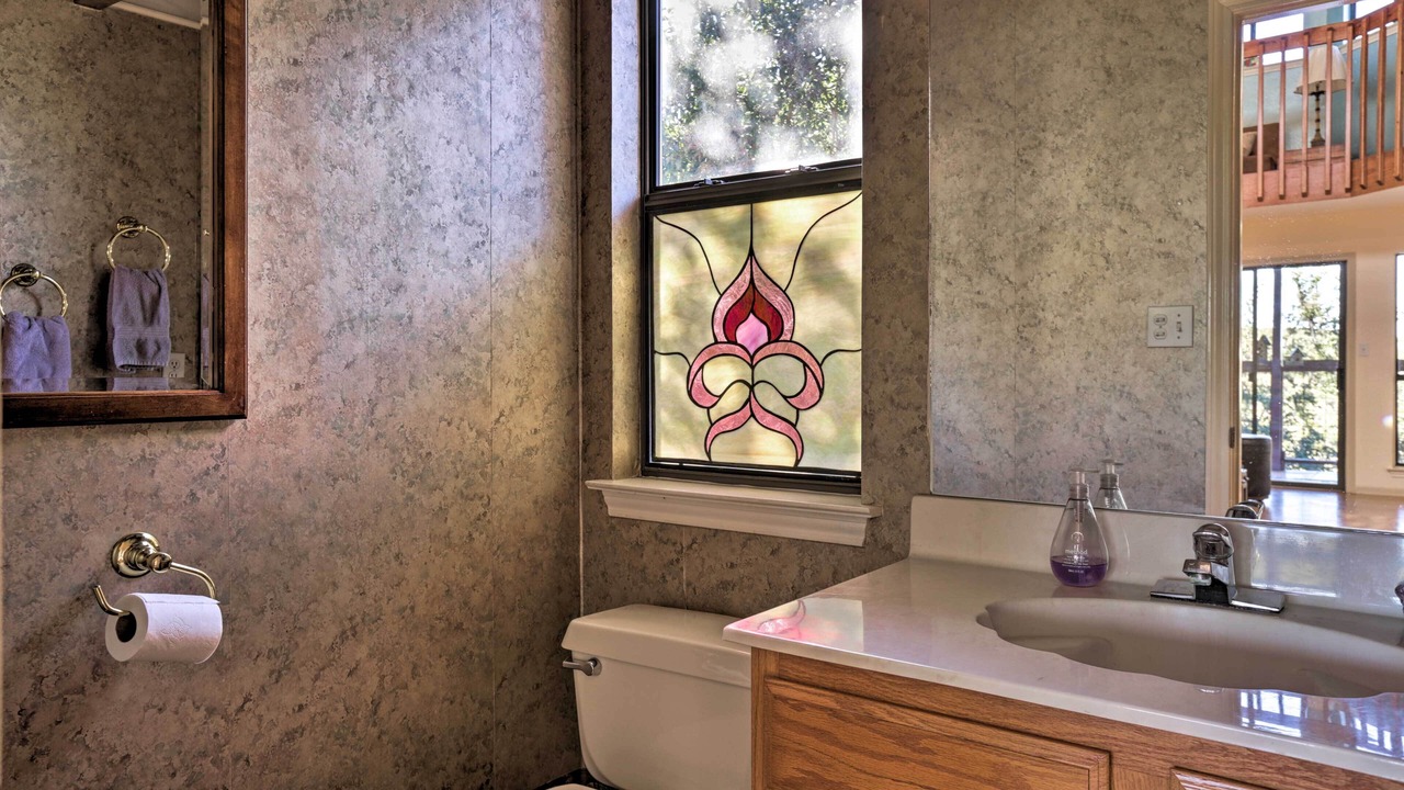 Photo of Bathroom in Canyon Lake