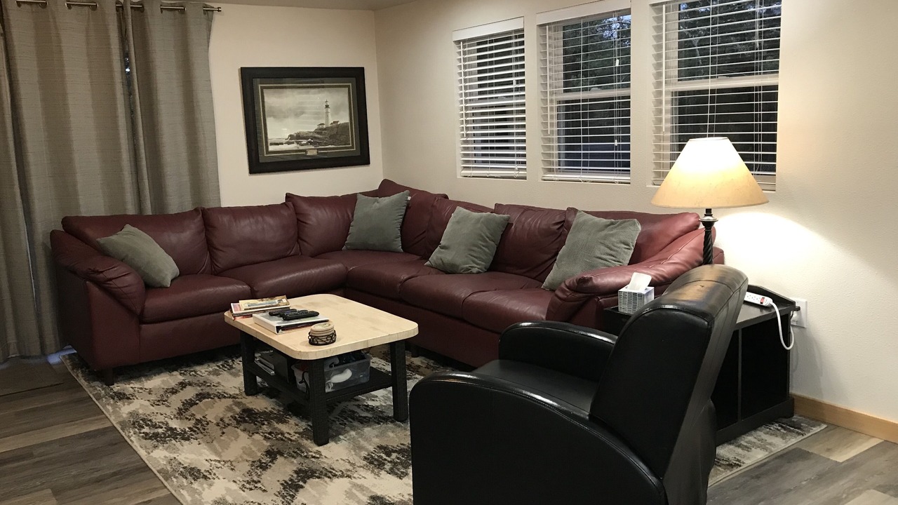 Photo of Livingroom in Saunders Lake