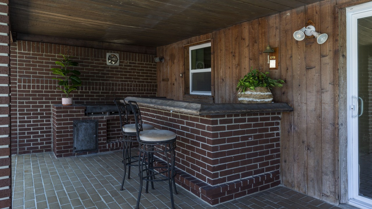 Photo of Patio Balcony in Tropic Palms